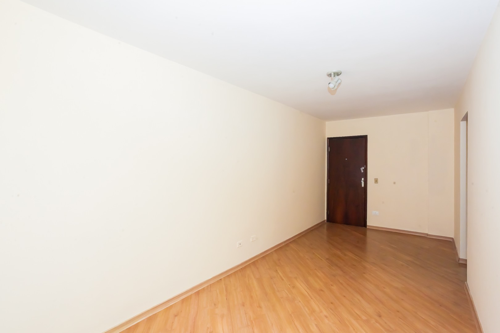 Apartamento para alugar em Juveve, Curitiba — Casa ao Lado - A sua imobiliária em Curitiba