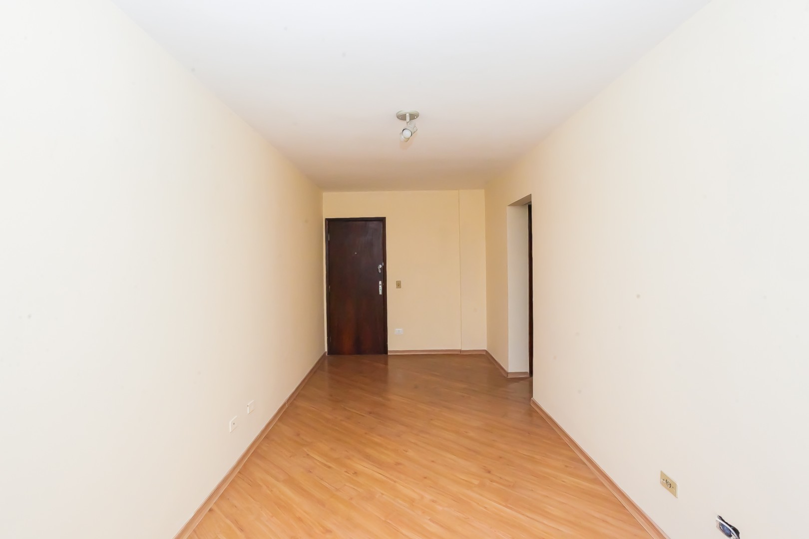 Apartamento para alugar em Juveve, Curitiba — Casa ao Lado - A sua imobiliária em Curitiba