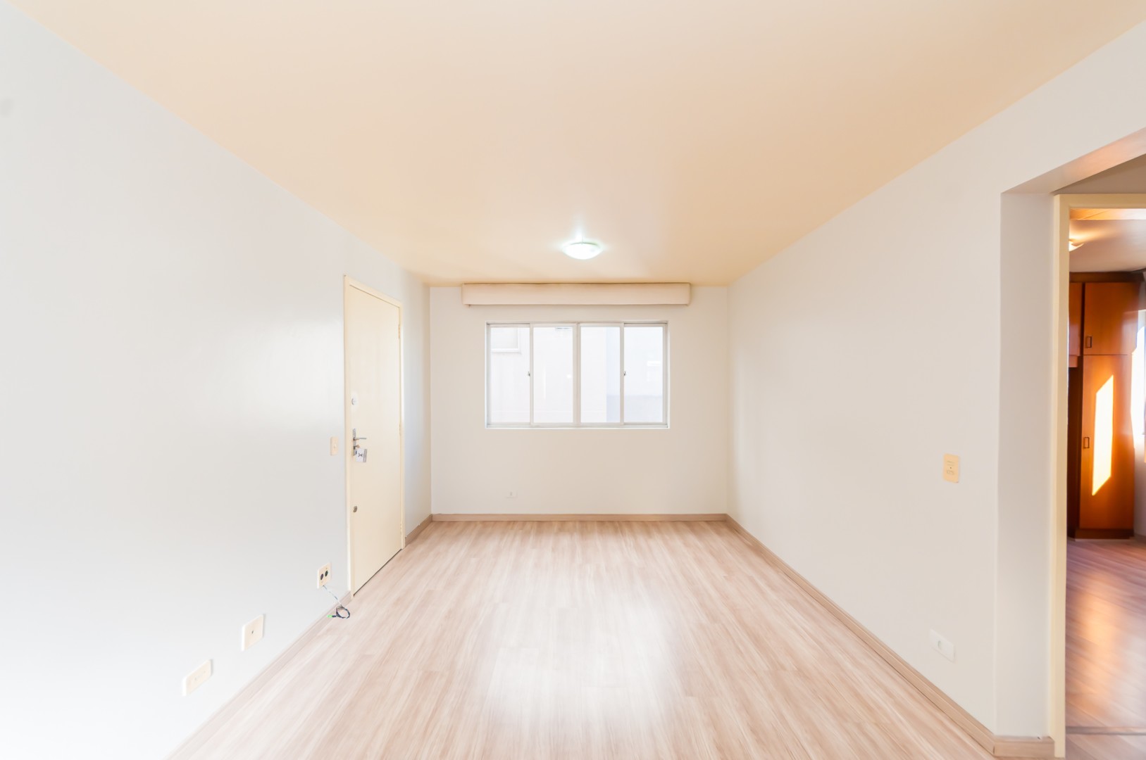 Apartamento para alugar em Agua Verde, Curitiba — Portal Chave Fácil