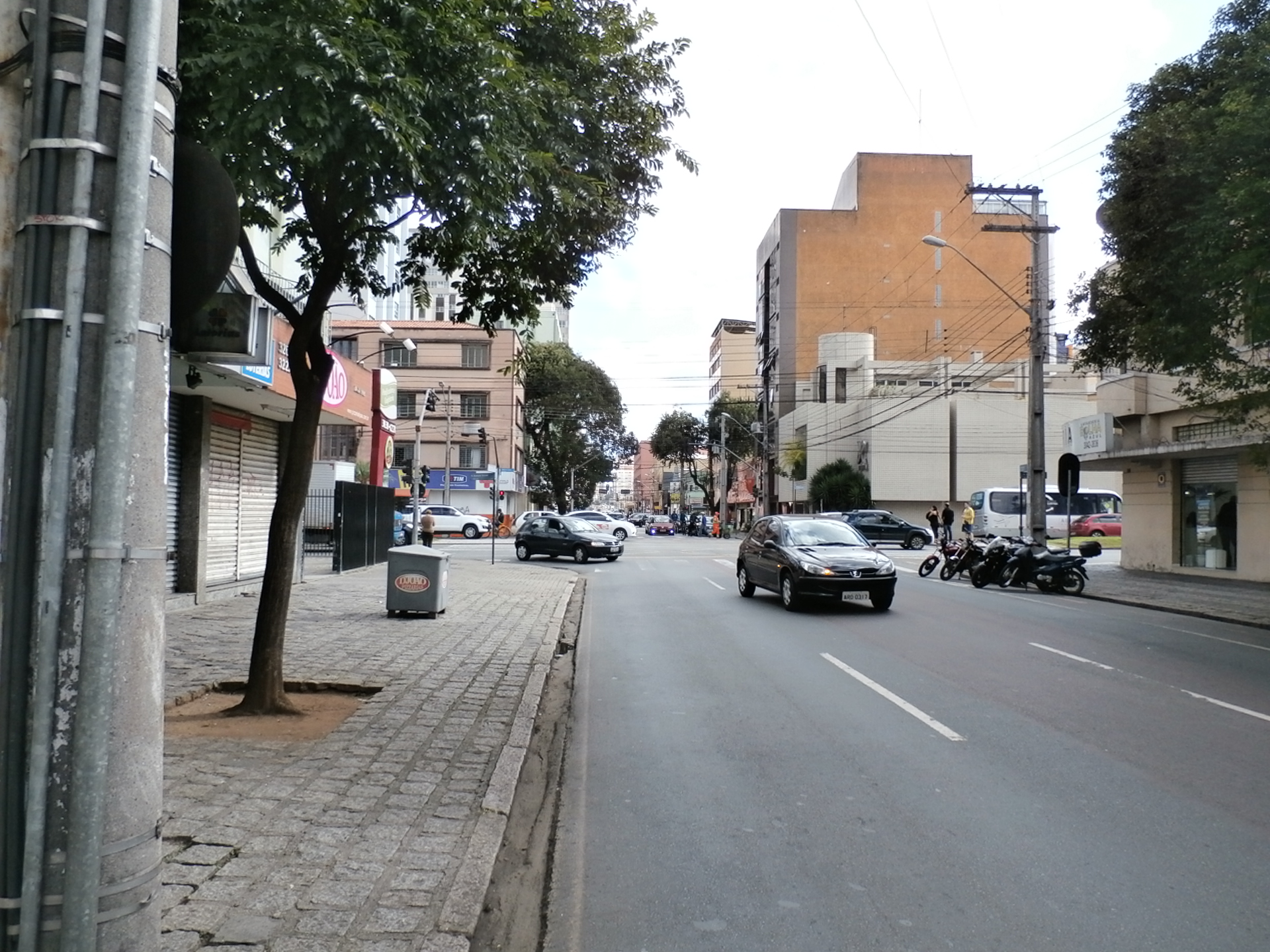 Kitinet para locacao no Centro em Curitiba com 37m² por R$ 1.125,00