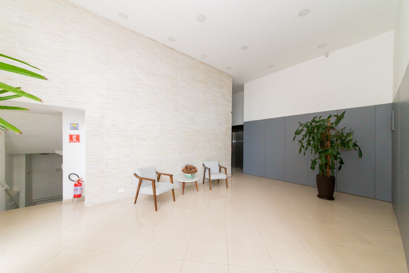 Apartamento para locacao no Cristo Rei em Curitiba com 36,74m² por R$ 2.000,00