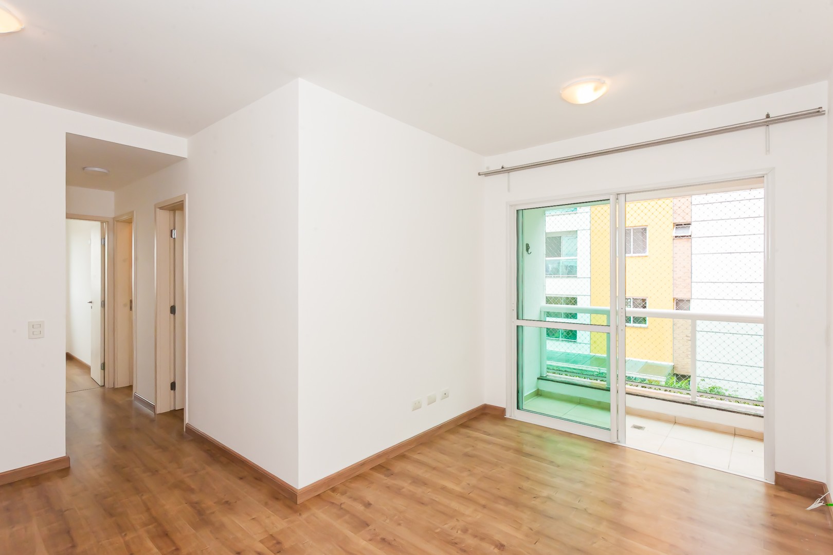 Apartamento para locacao no Bacacheri em Curitiba com 80m² por R$ 3.562,50