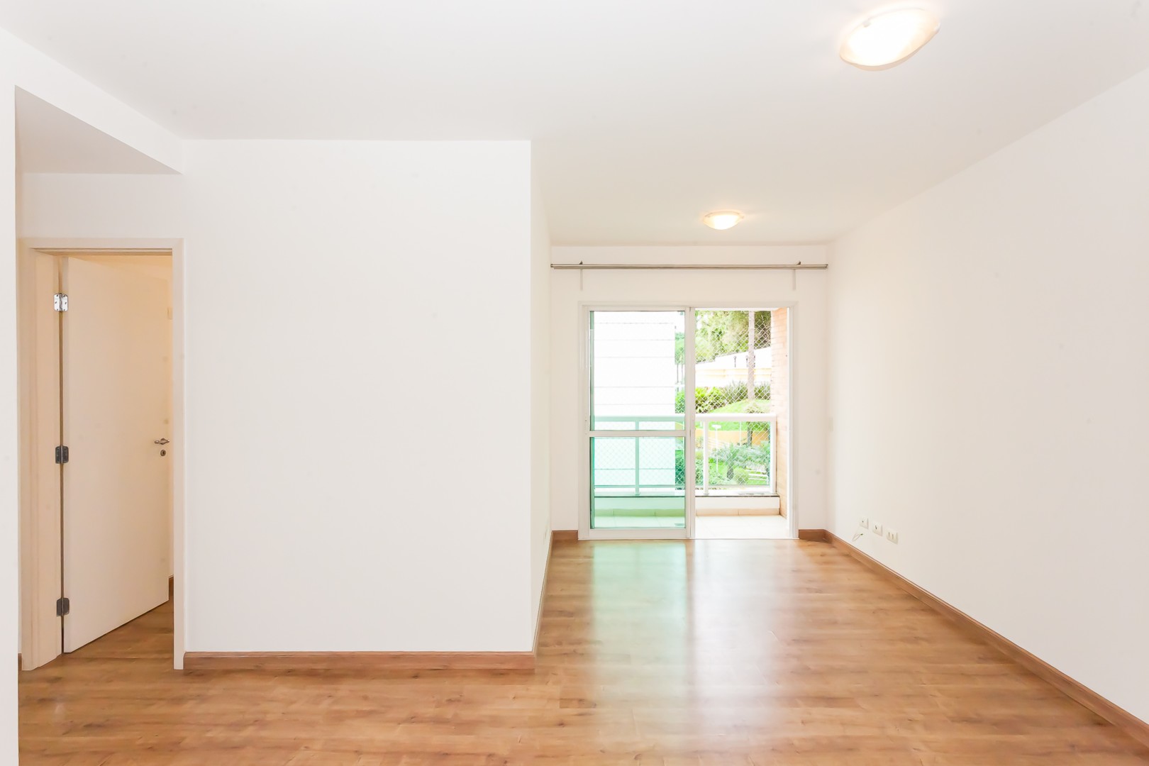 Apartamento para locacao no Bacacheri em Curitiba com 80m² por R$ 3.562,50