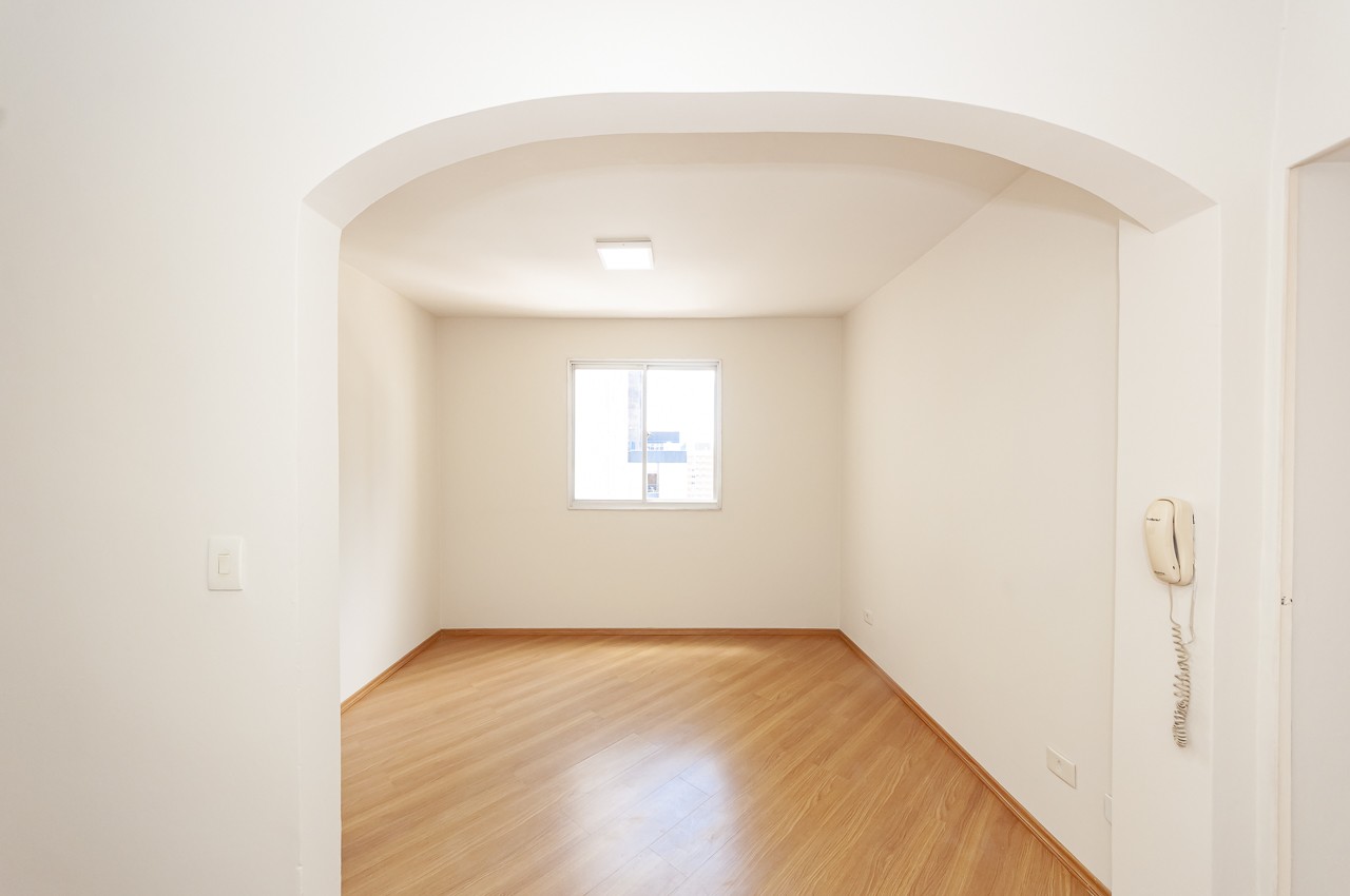 Apartamento para locacao no Batel em Curitiba com 53,9m² por R$ 2.375,00