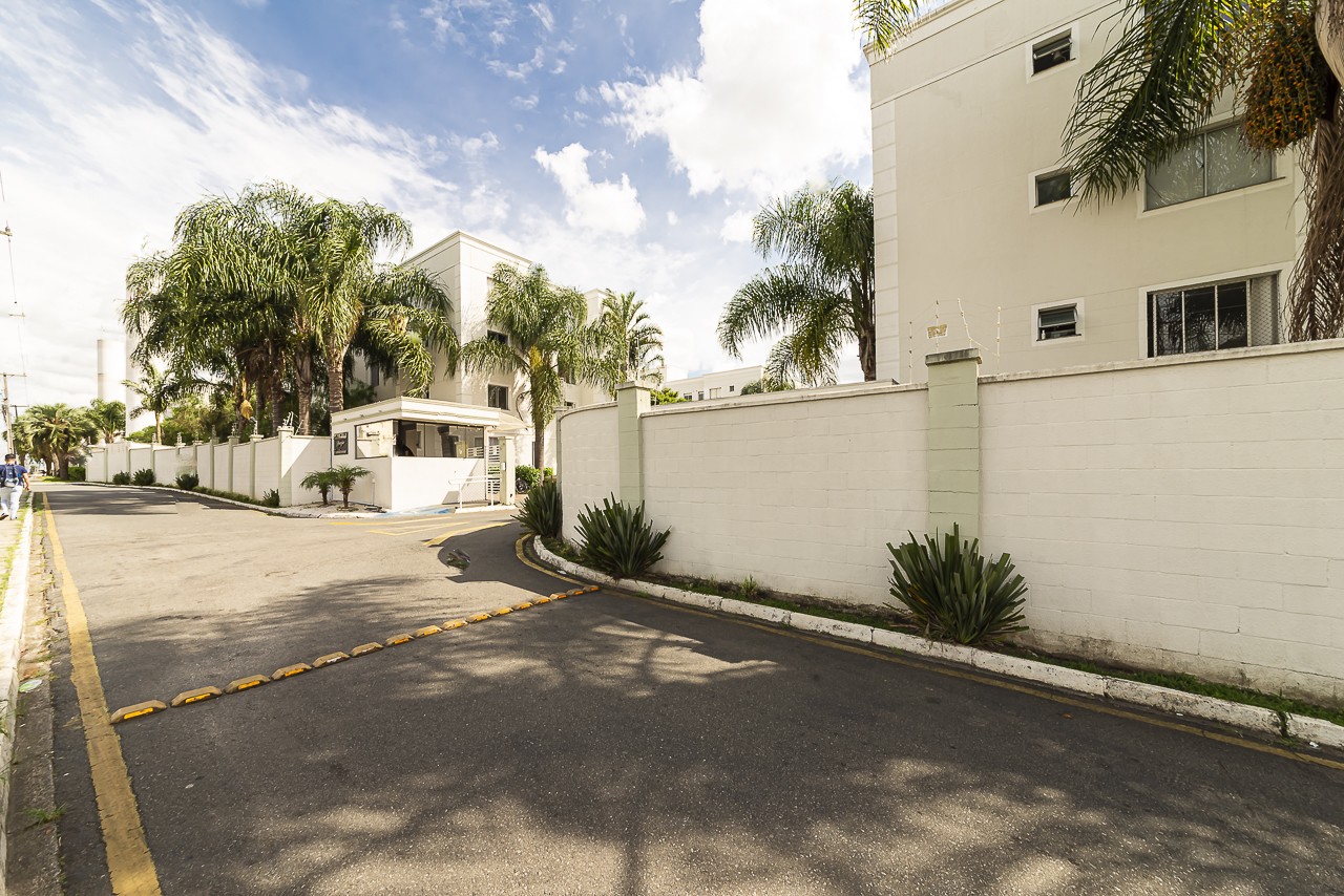 Apartamento para locacao no Ina em Sao Jose dos Pinhais com 54m² por R$ 1.625,00