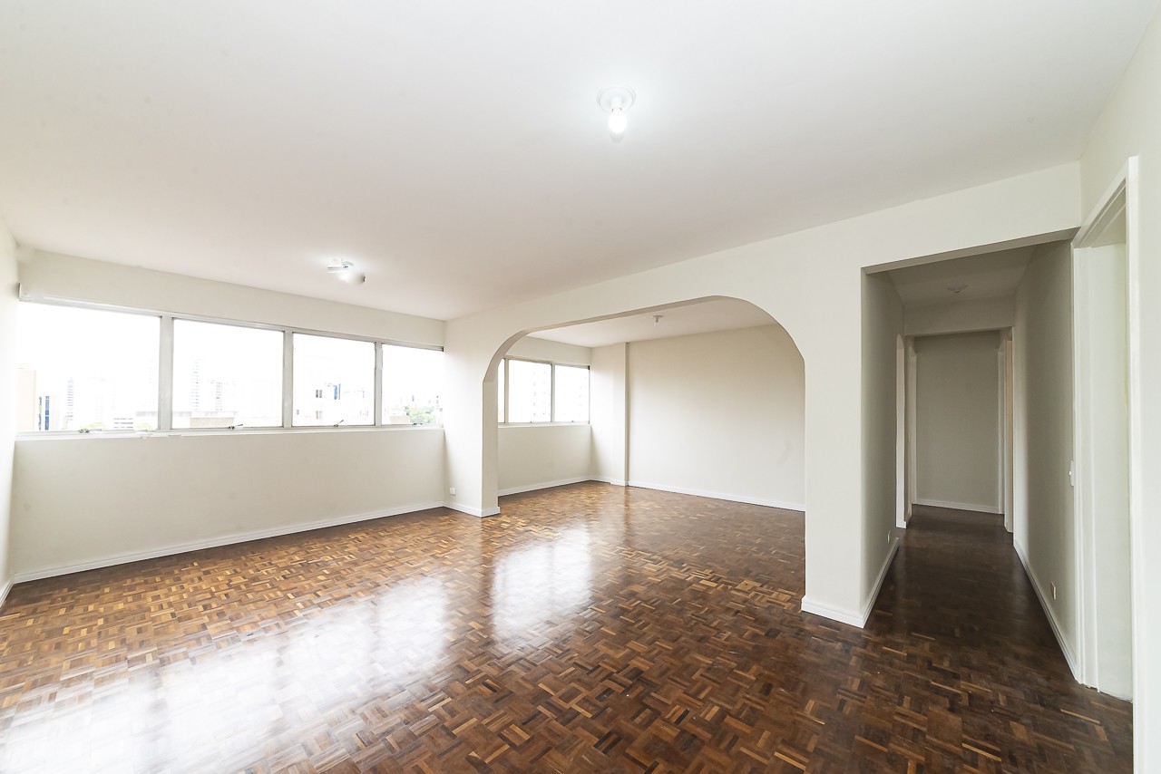 Apartamento para locacao no Centro em Curitiba com 137,87m² por R$ 3.375,00