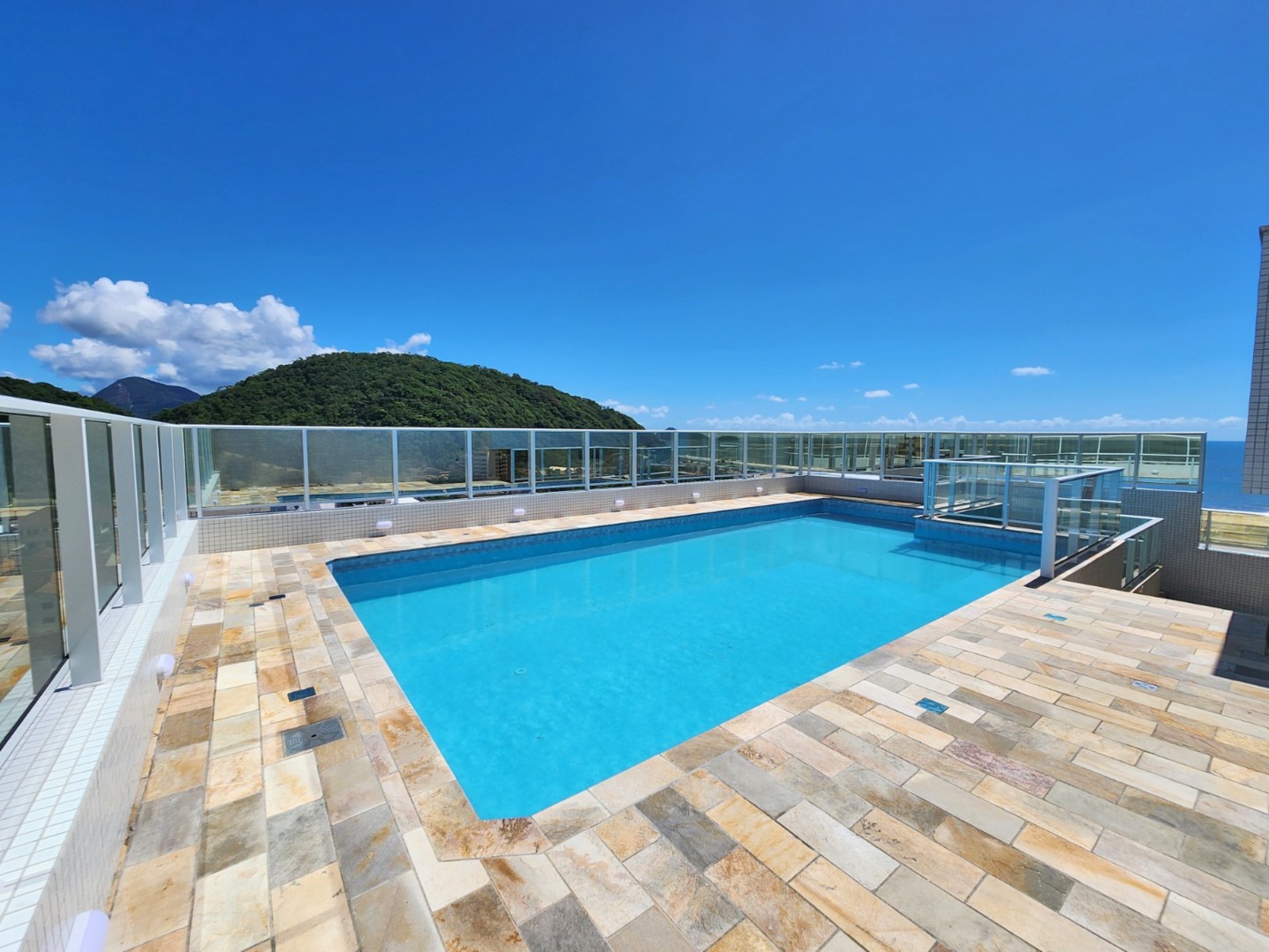 Bora piscina no Roof Top