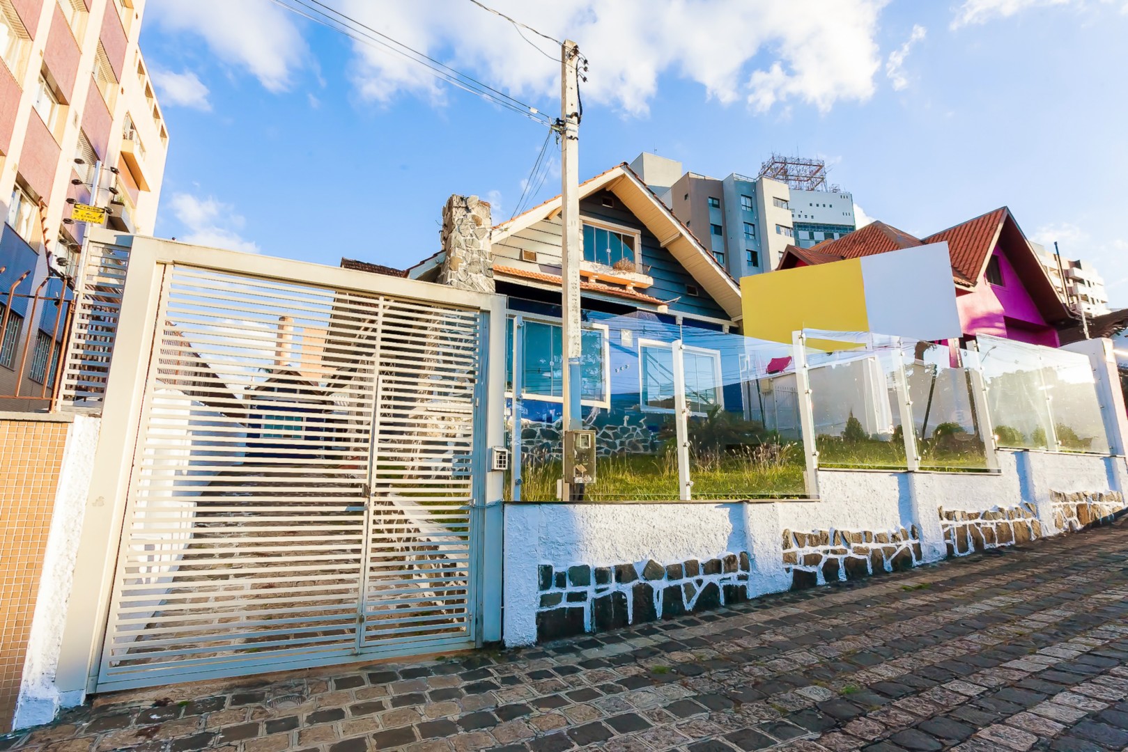Residência Comercial para locacao no Sao Francisco em Curitiba com 140m² por R$ 12.250,00
