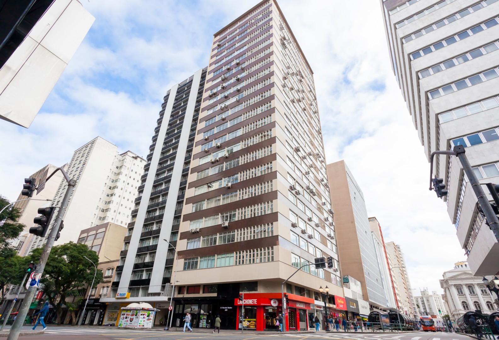 Conjunto Comercial para locacao no Centro em Curitiba com 48,5m² por R$ 1.100,00