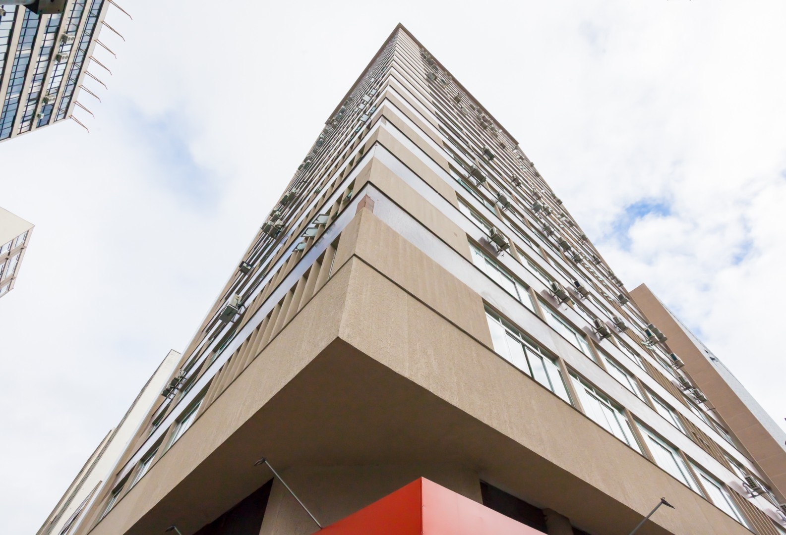 Conjunto Comercial para locacao no Centro em Curitiba com 48,5m² por R$ 1.875,00