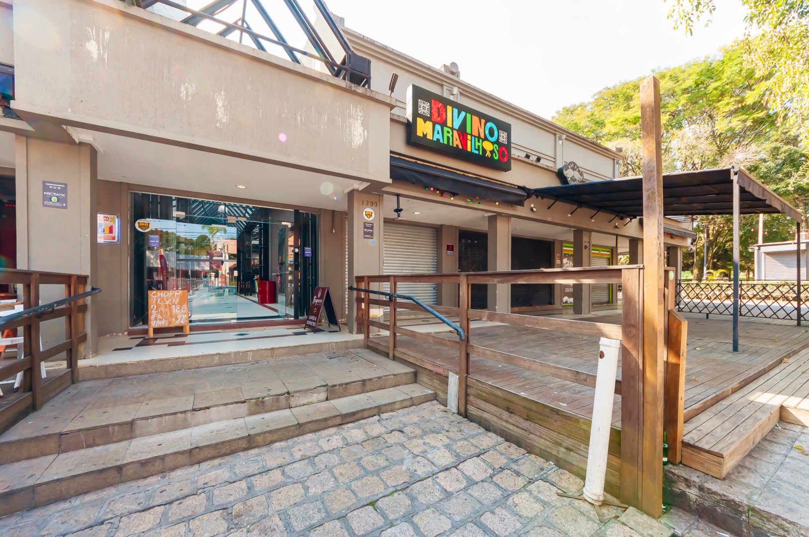 Conjunto Comercial para venda no Hugo Lange em Curitiba com 27,22m² por R$ 170.000,00