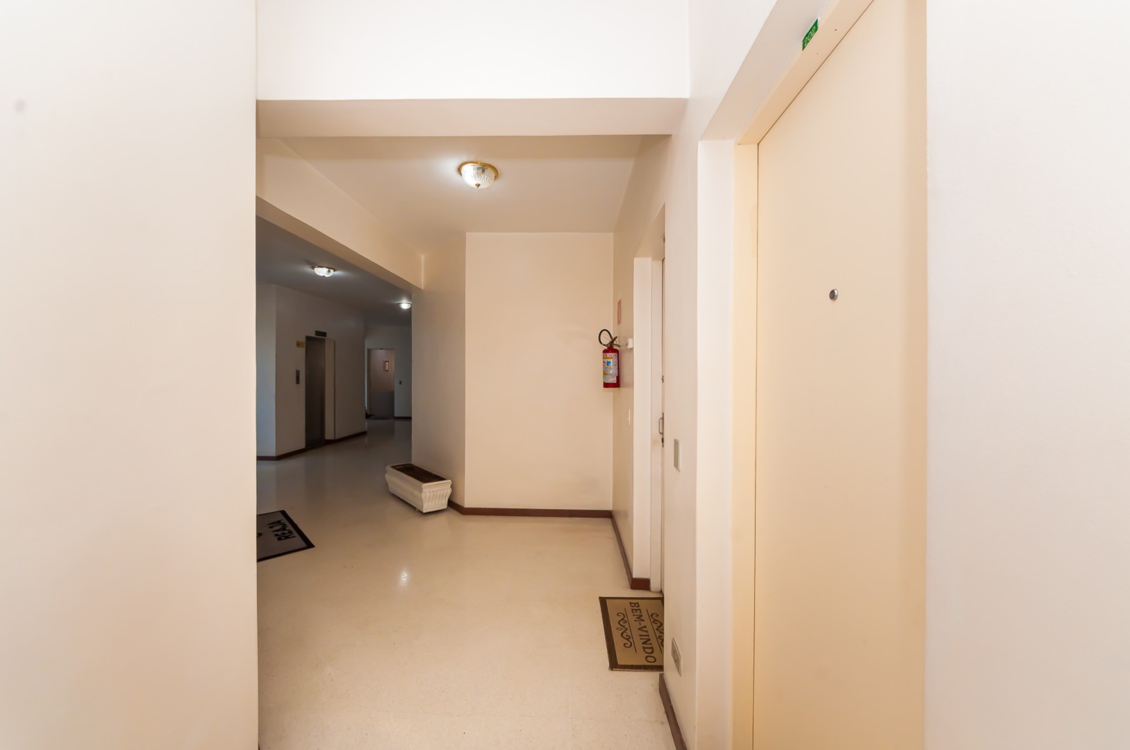 Conjunto Comercial para venda no Hugo Lange em Curitiba com 27,22m² por R$ 150.000,00