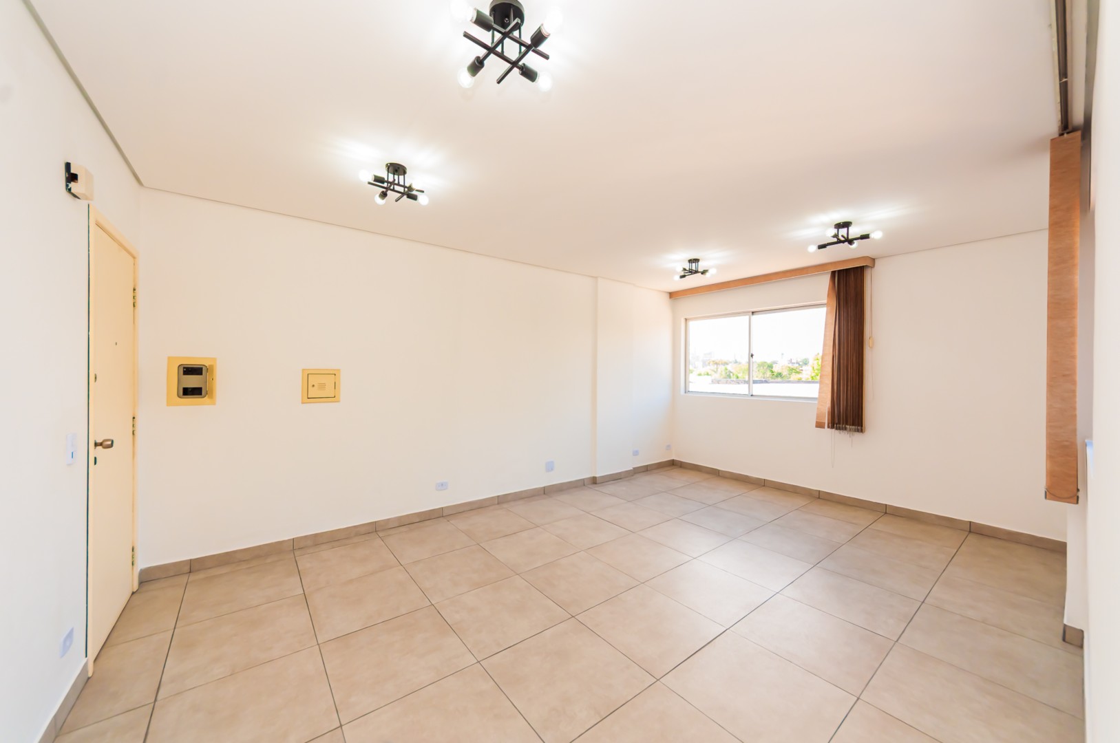 Sala/Conjunto Comercial à venda em Hugo Lange, Curitiba — Portal Chave Fácil