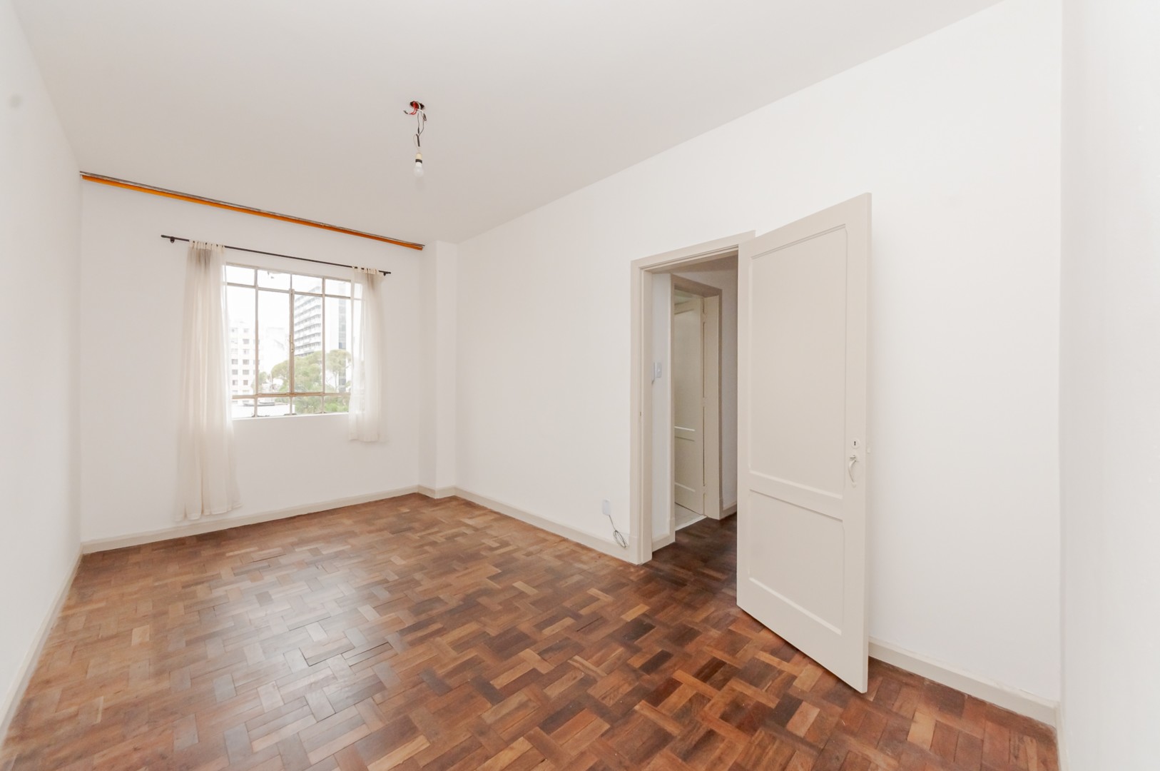 Apartamento para venda no Centro em Curitiba com 81,83m² por R$ 310.000,00