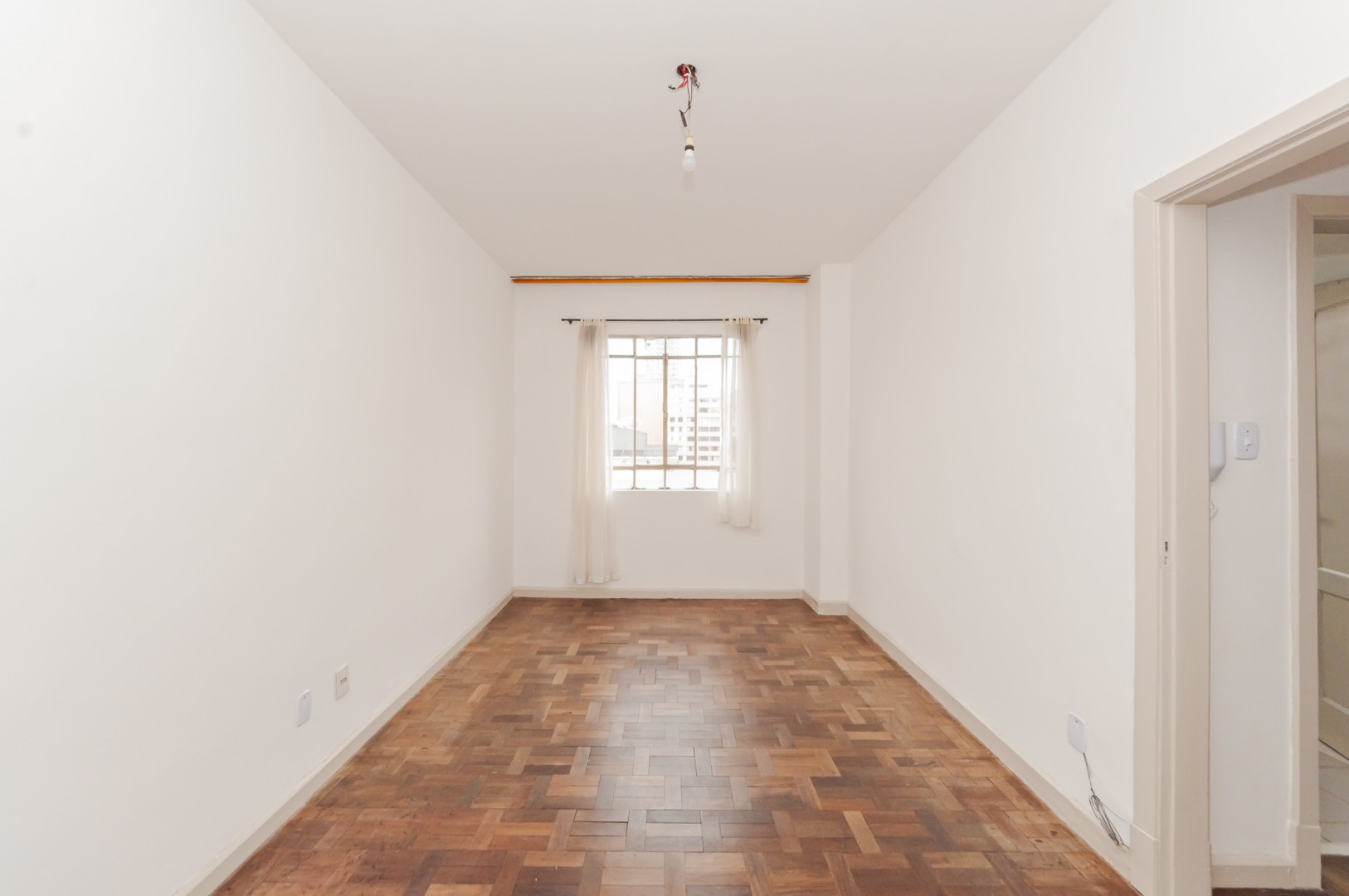 Apartamento para venda no Centro em Curitiba com 81,83m² por R$ 310.000,00