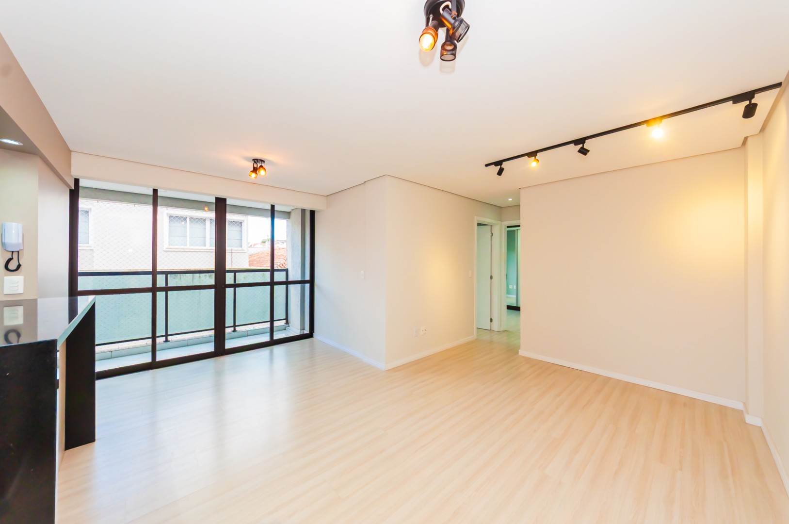 Apartamento para locacao no Guabirotuba em Curitiba com 70,22m² por R$ 3.500,00