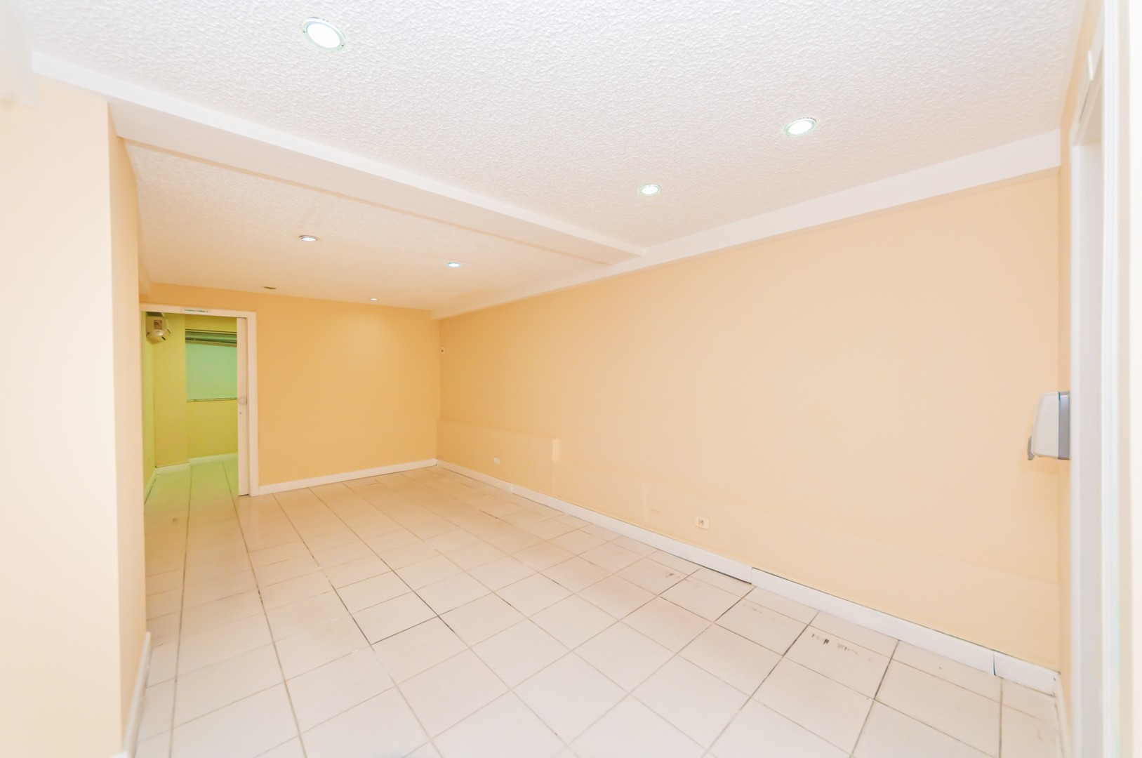 Conjunto Comercial para locacao no Juveve em Curitiba com 48,65m² por R$ 2.375,00