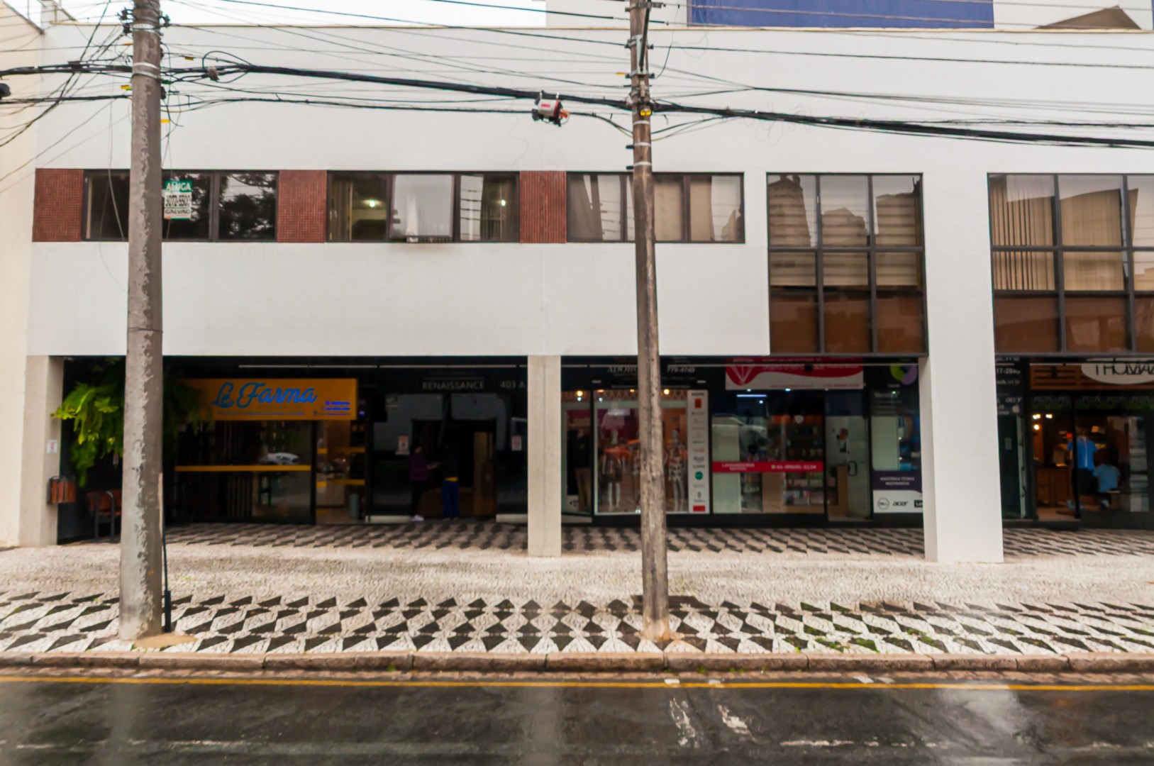 Conjunto Comercial para locacao no Juveve em Curitiba com 48,65m² por R$ 2.375,00