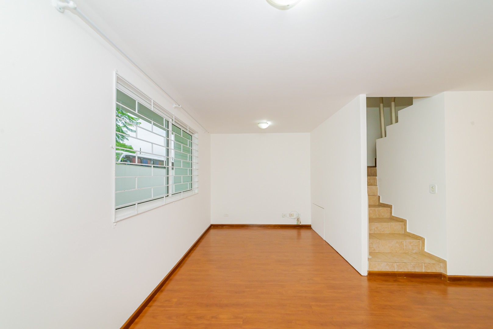 Sobrado para locacao no Cajuru em Curitiba com 141m² por R$ 2.750,00