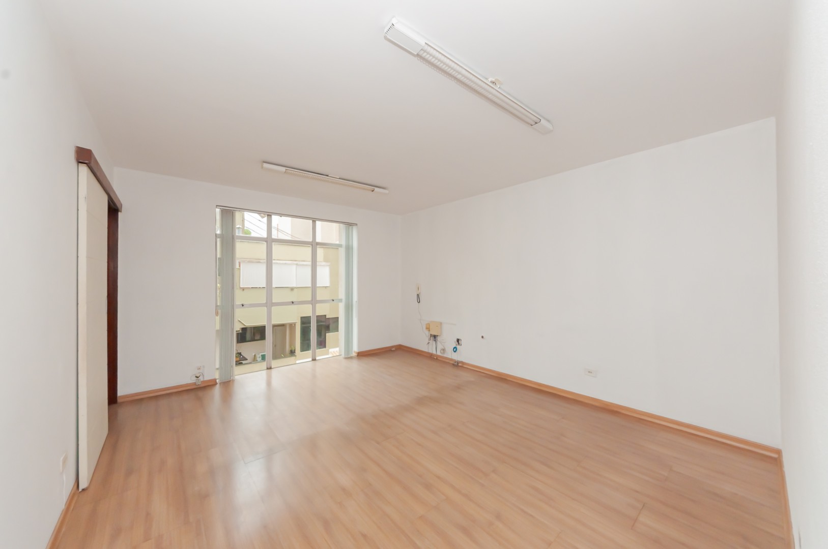 Conjunto Comercial para venda no Centro em Curitiba com 24,66m² por R$ 75.000,00