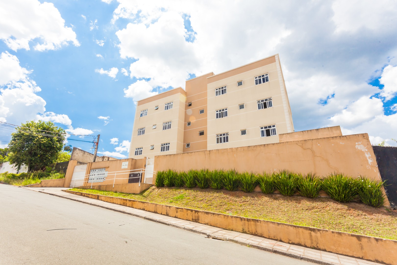 Apartamento para venda no Roca Grande em Colombo com 60,49m² por R$ 189.000,00