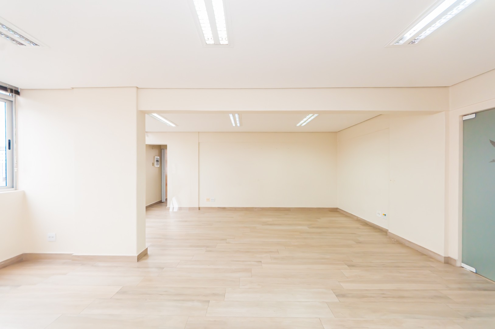 Sala/Conjunto Comercial para alugar em Centro, Curitiba — Portal Chave Fácil