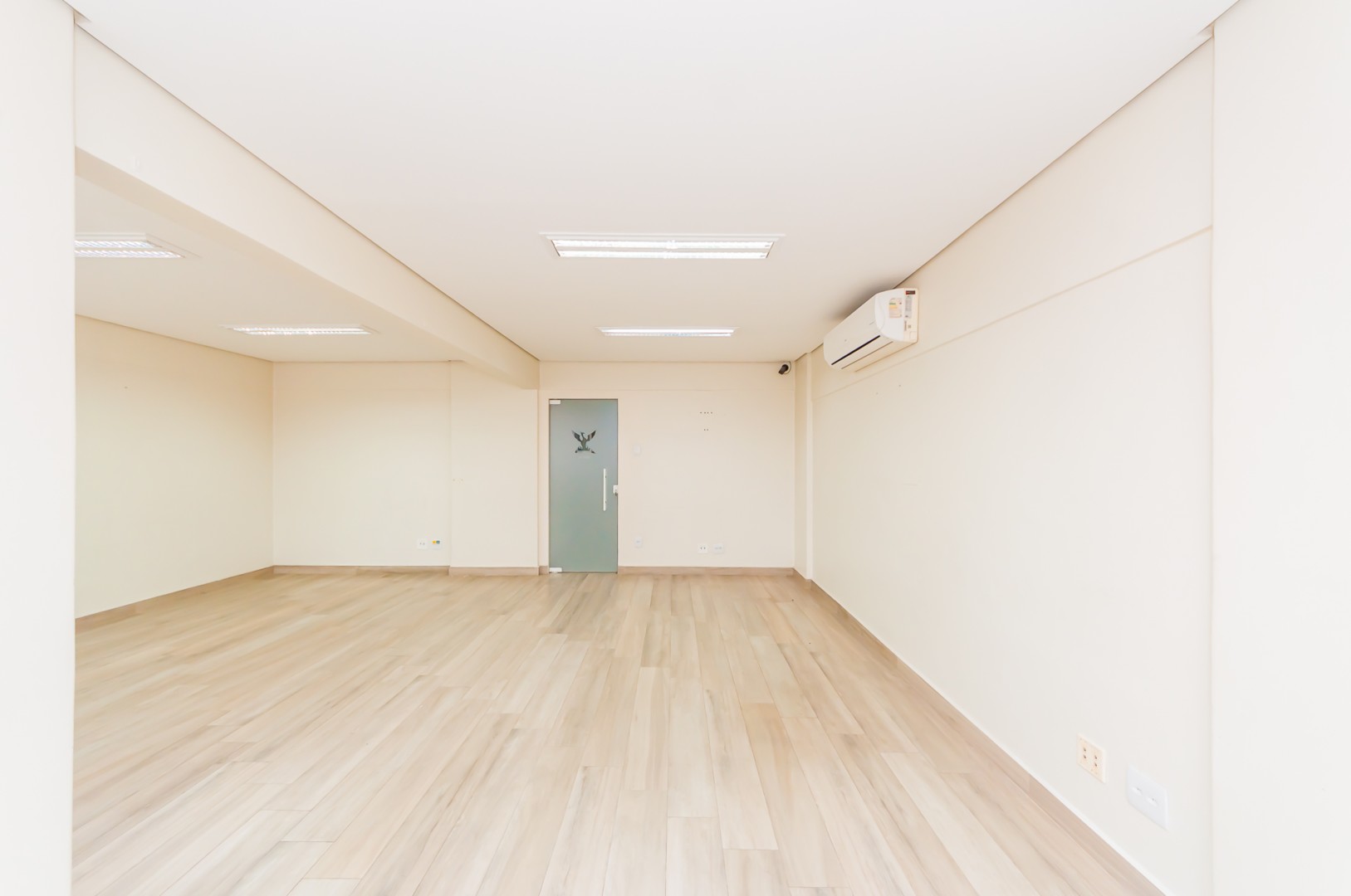Sala/Conjunto Comercial para alugar em Centro, Curitiba — Portal Chave Fácil