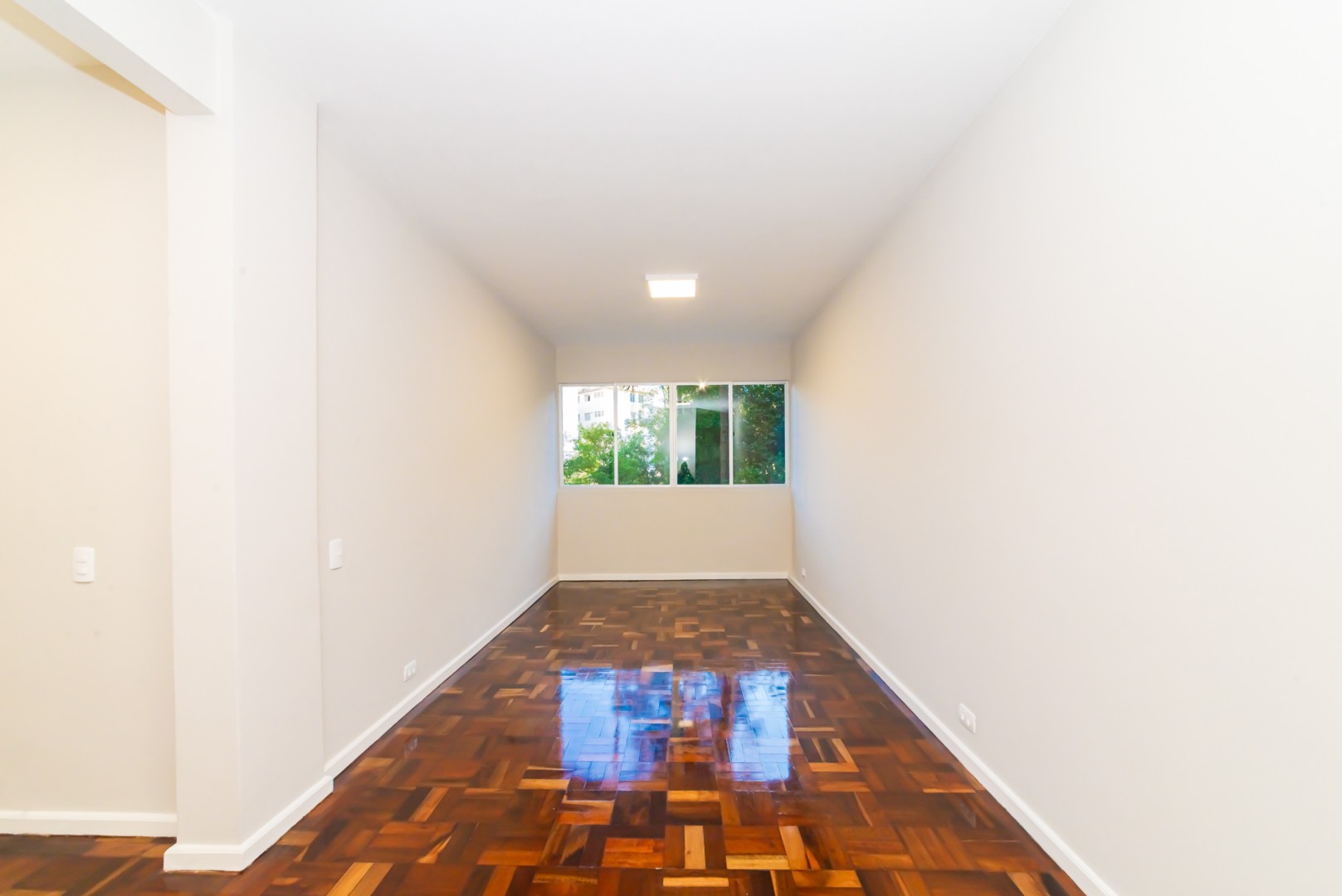 Apartamento para locacao no Juveve em Curitiba com 92,2m² por R$ 3.875,00