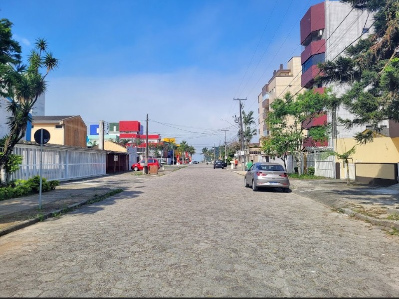 AV. CWB 26.jpg