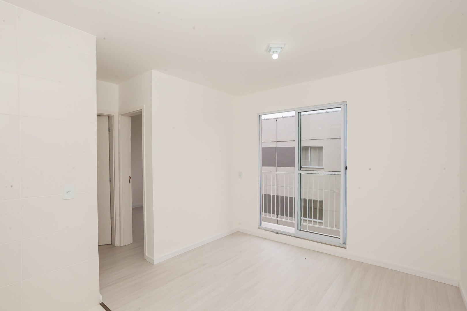 Apartamento para locacao no Lamenha Grande em Almirante Tamandare com 48,56m² por R$ 2.125,00