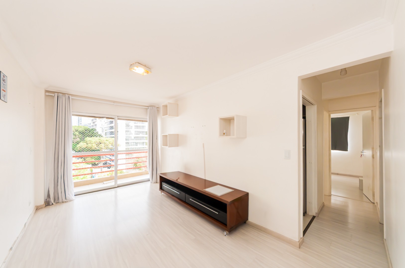 Apartamento para locacao no Campina do Siqueira em Curitiba com 74,75m² por R$ 3.625,00