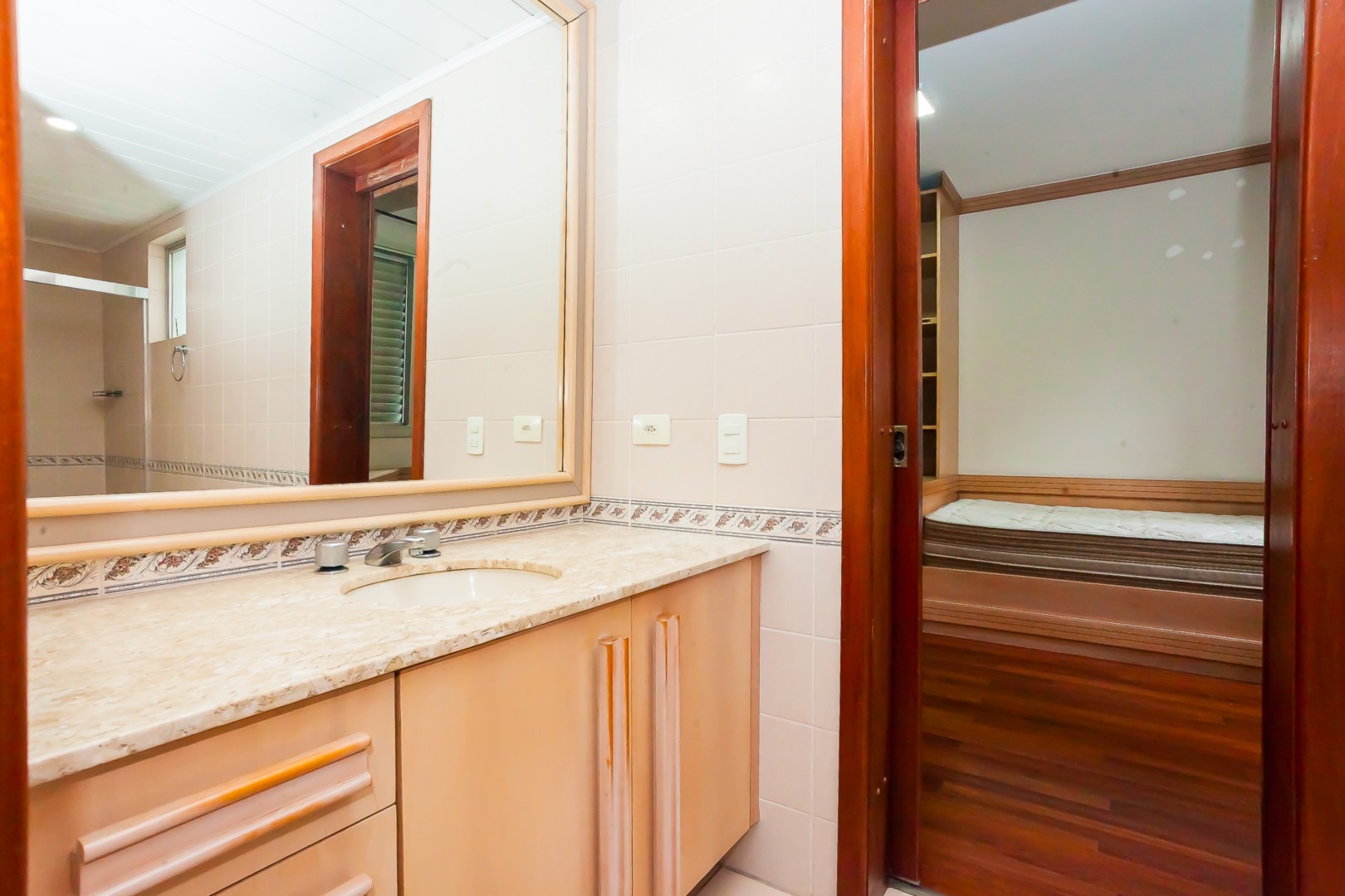 Apartamento para locacao no Agua Verde em Curitiba com 486m² por R$ 11.125,00