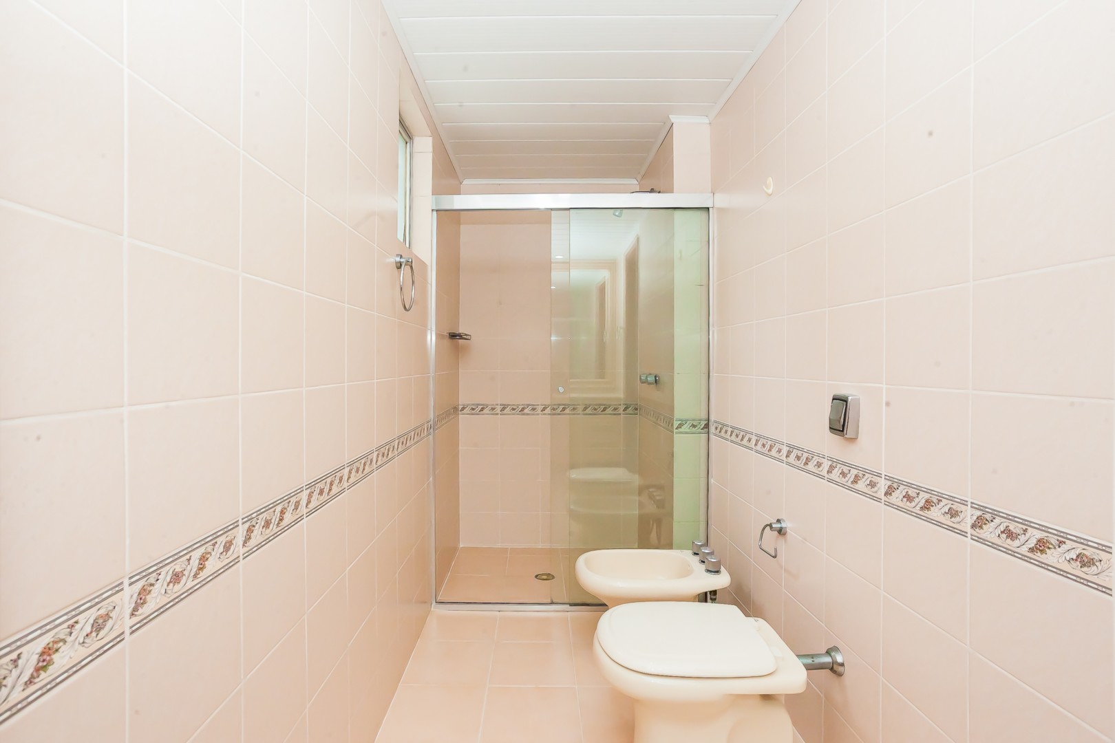 Apartamento para alugar em Agua Verde, Curitiba — Portal Chave Fácil