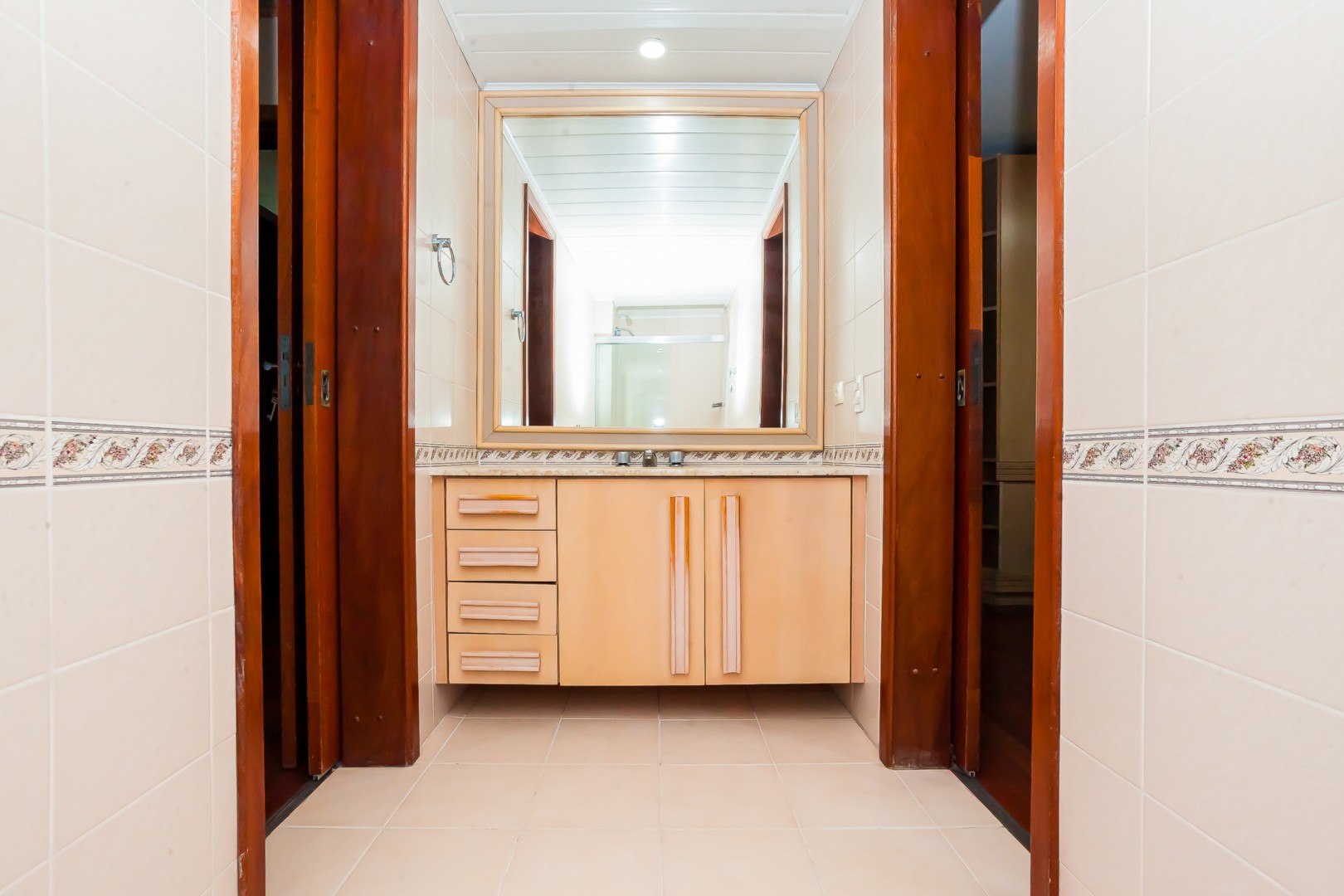 Apartamento para alugar em Agua Verde, Curitiba — Portal Chave Fácil