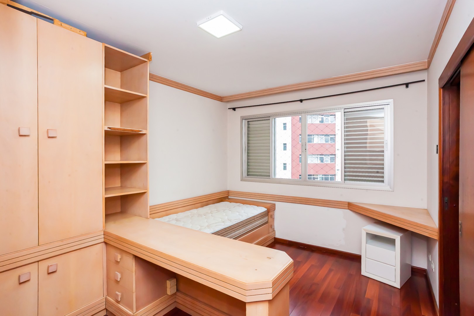 Apartamento para alugar em Agua Verde, Curitiba — Portal Chave Fácil