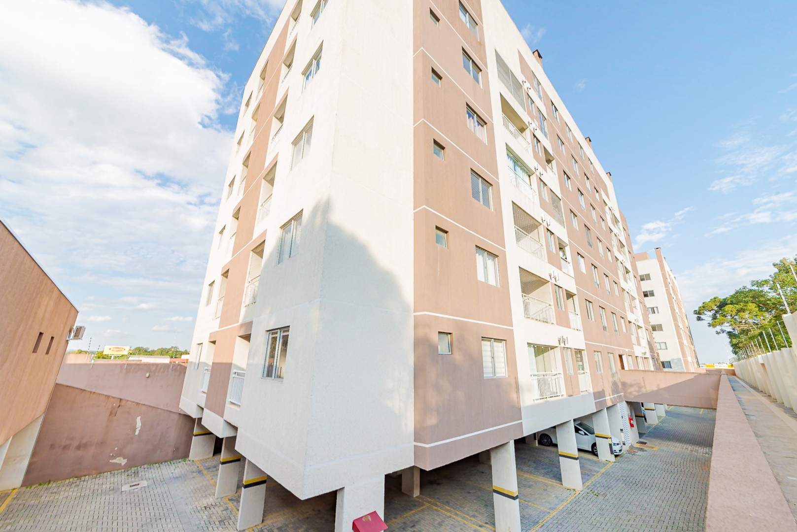 Apartamento para venda no Jardim Claudia em Pinhais com 85m² por R$ 285.000,00