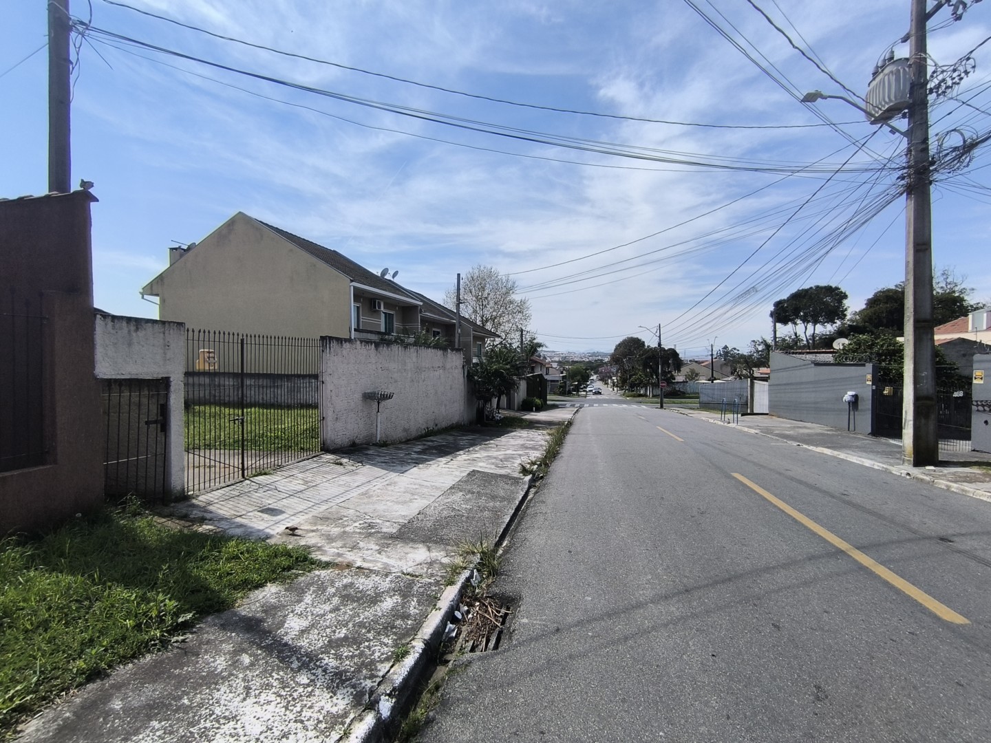 Terreno para venda no Pineville em Pinhais com 405m² por R$ 0,00