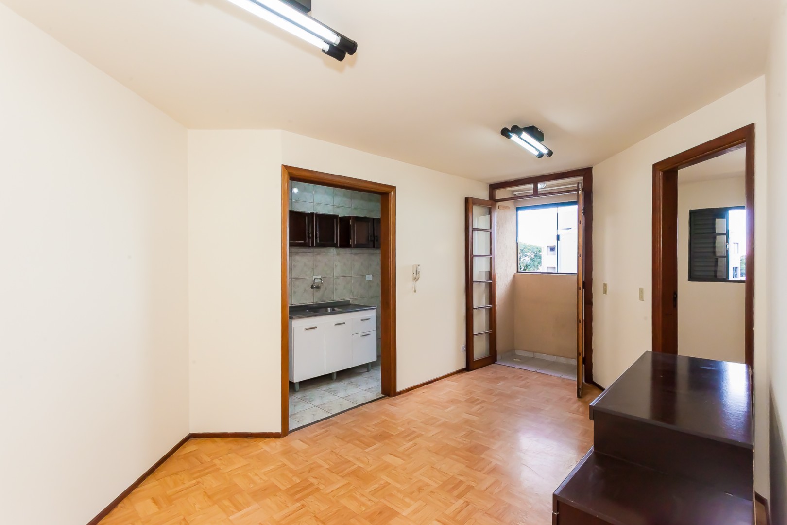 Apartamento para locacao no Novo Mundo em Curitiba com 45,1m² por R$ 1.625,00