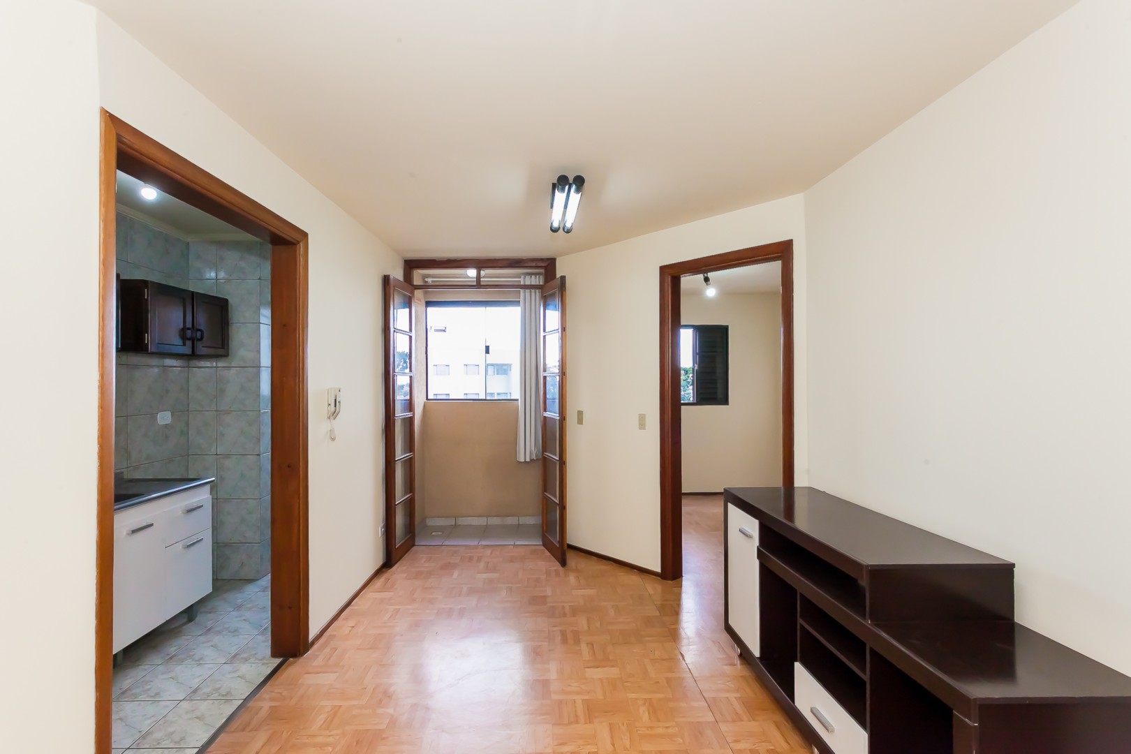 Apartamento para locacao no Novo Mundo em Curitiba com 45,1m² por R$ 1.625,00