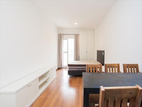 Studio para locacao no Centro em Curitiba com 48,45m² por R$ 2.000,00