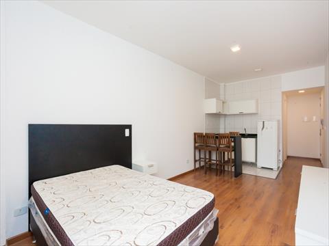 Studio para locacao no Centro em Curitiba com 48,45m² por R$ 2.000,00