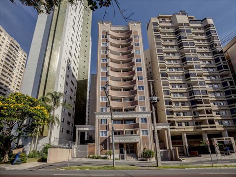 Apartamento para locacao no Bigorrilho em Curitiba com 60m² por R$ 2.000,00