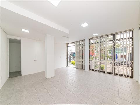 Loja para locacao no Juveve em Curitiba com 52,9m² por R$ 3.250,00