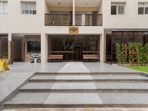 Apartamento para locacao no Centro em Curitiba com 144,5m² por R$ 2.500,00