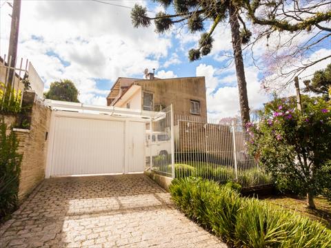 Sobrado para locacao no Sao Francisco em Curitiba com 139m² por R$ 3.125,00