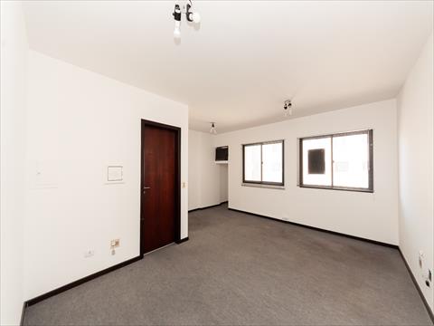 Conjunto Comercial para locacao no Centro em Curitiba com 48,3m² por R$ 750,00
