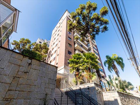 Studio para locacao no Centro em Curitiba com 72,16m² por R$ 2.625,00