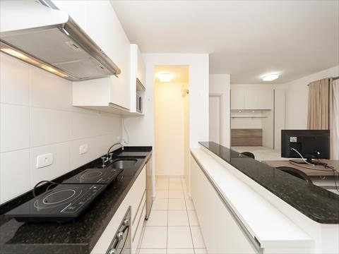 Studio para locacao no Centro em Curitiba com 72,16m² por R$ 2.625,00