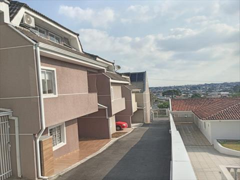 Sobrado para venda no Uberaba em Curitiba com 134,3m² por R$ 690.000,00