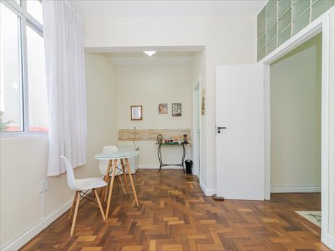 Conjunto Comercial para locacao no Centro em Curitiba com 0m² por R$ 2.000,00